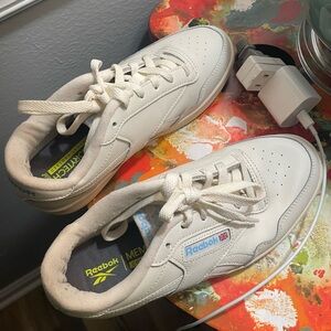 Reebok 7.5 women’s